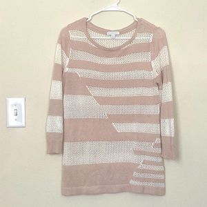 Lightweight Knit 3/4 sleeve shirt. Pink and White